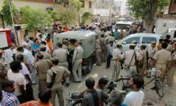 cops injured in clash with villagers in varanasi