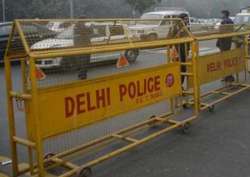 delhi police officials asked to utilise whatsapp helpline to curb corruption