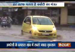 heavy rainfall kills 81 in gujarat