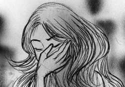 delhi woman kidnapped molested in moving car