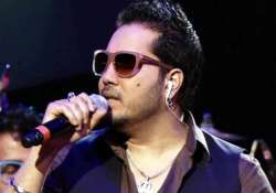 singer mika singh released after being arrested by delhi police