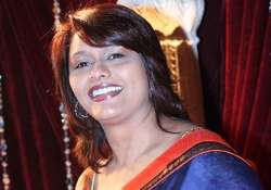 noted actor pallavi joshi quits ftii body backs agitating student