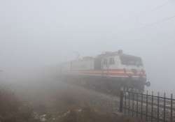 chilly morning in delhi fog disrupts rail traffic