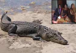 odisha woman wins fight against crocodile just with a cooking bowl