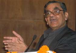 jagdish bhagwati lauds narendra modi as people s pm