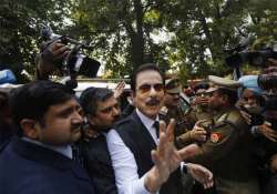 subroto roy sahara pays rs 1.23 cr for special privileges in tihar