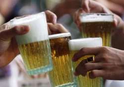 delhi govt mulls lowering legal drinking age for beer wine from 25 to 21