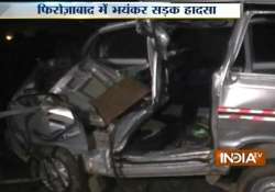 5 killed as car collides with truck in up