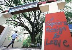 i b team arrives in ftii optimistic of resolving crisis