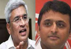 karat meets akhilesh to raise issue of riot hit victims