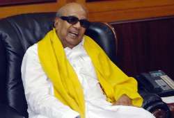 karunanidhi decides to play safe