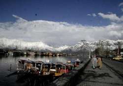 kashmir mountains receive snowfall