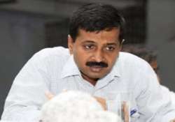 kejriwal fails to cast vote as name missing from voters list