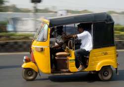 kolkata auto driver slaps girl friend