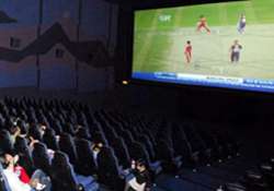 kolkata restaurants put up special screens for ipl