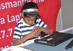 kovai girl fastest to dismantle and assemble laptop