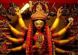 kumartuli potters craft new age durga idols