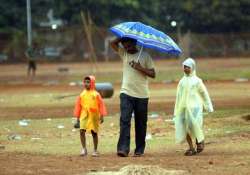 light showers in mumbai