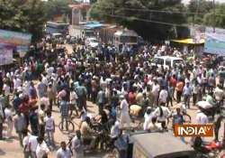 locals protest against severe power cut in bijnor