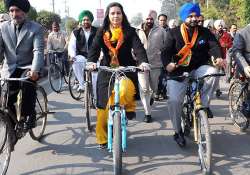 mla de naal mp free is sidhu s slogan in amritsar