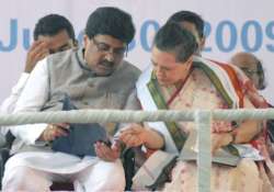 maharashtra cm meets sonia