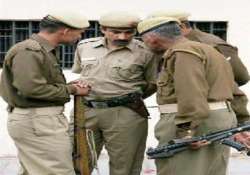 man commits suicide in up police custody