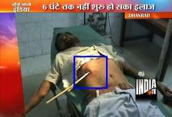 man with arrow pierced in stomach admitted to bokaro hospital