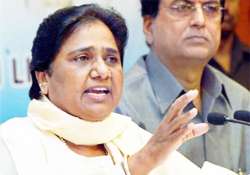 mayawati sees possibility of mid term lok sabha polls