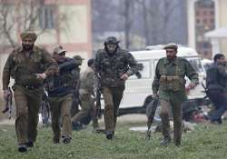 militants kill two policemen in srinagar