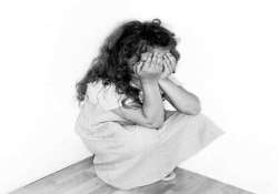 minor raped by neighbour in delhi.