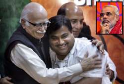 modi keeps away gadkari praises advani