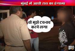 mumbai girl smashes auto at dead of night auto driver escapes wrath