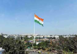 naveen jindal hoists delhi s highest monumental flagpole 207 ft high