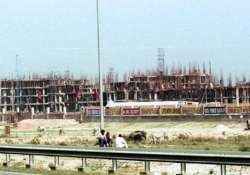 noida extension flat buyers to move court