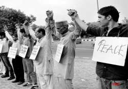 over 1.5 lakh people form human chain in muzaffarnagar