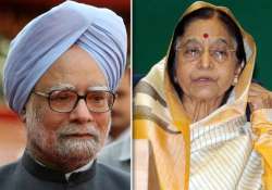 pm meets president briefs her on resolution on lokpal bill