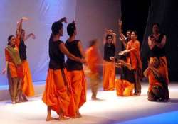 pak artistes troupe in kolkata wants peace