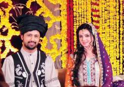 pakistani singer atif aslam weds long time sweetheart