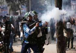 police fire teargas at united andhra pradesh supporters