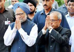 president pm condole khushwant singh s demise