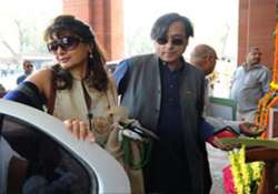 president speaks to tharoor condoles sunanda s death