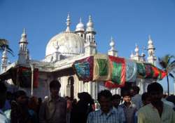 protests over curbs on women at mumbai s haji ali shrine