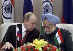 putin calls up manmohan to explain crimea claim