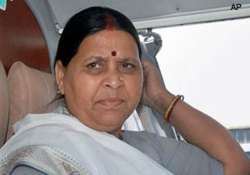 rjd gives baton of parivartan rally to rabri devi