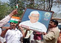 ralegan siddhi villagers join hazare fast