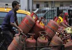 rs 3370 cr transferred to 2.1 crore lpg consumers through aadhaar fm