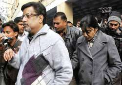 sc notice to cbi on talwars transfer plea in aarushi case