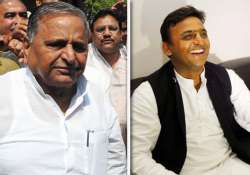 sp to decide between mulayam and akhilesh on saturday