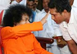 sachin may not celebrate birthday due to sathya sai s health