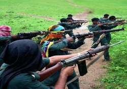 security forces surround 250 maoists in jharkhand